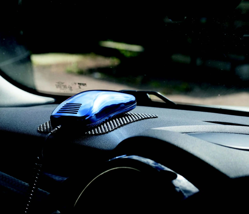 Image of the Mobizone unit on car dashboard